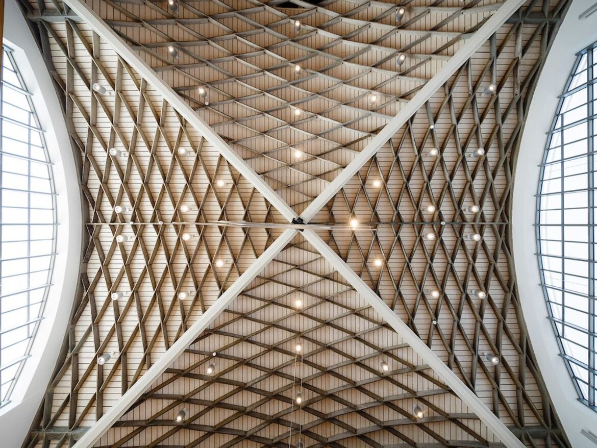 Denkmalgeschützte Zollingerdecke im marinaforum